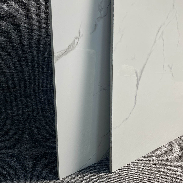 De mármol blanco esmaltada teja la porcelana que suela de cerámica teja 600X600 para el piso y la pared