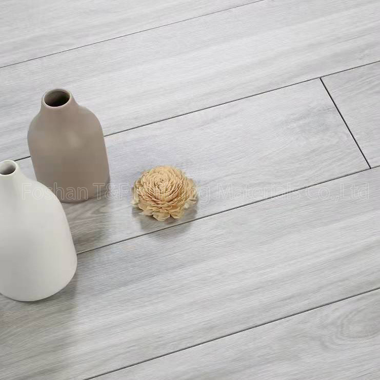 Baldosas cerámicas del grano de madera del diseño del efecto del final, suelo 150 x 900m m de la teja del tablón de la porcelana