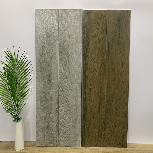 Desgaste anti del resbalón del cuerpo de la superficie áspera de la porcelana de madera de las baldosas llenas del efecto - resistente