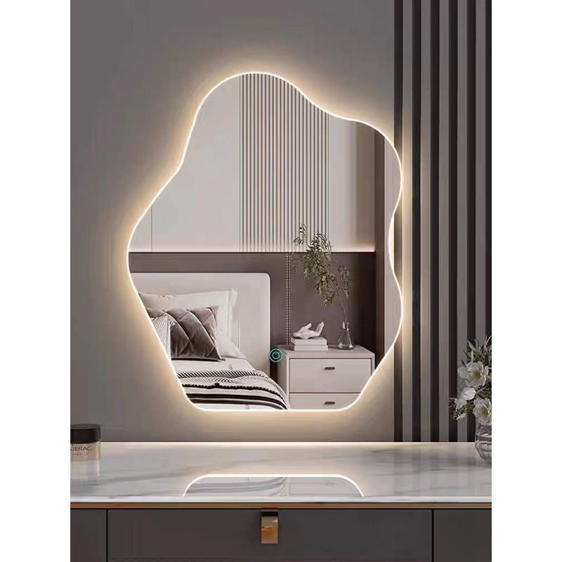 El espejo formado nube irregular Smart de la decoración del tapiz llevó el espejo de la pared para el cuarto de baño