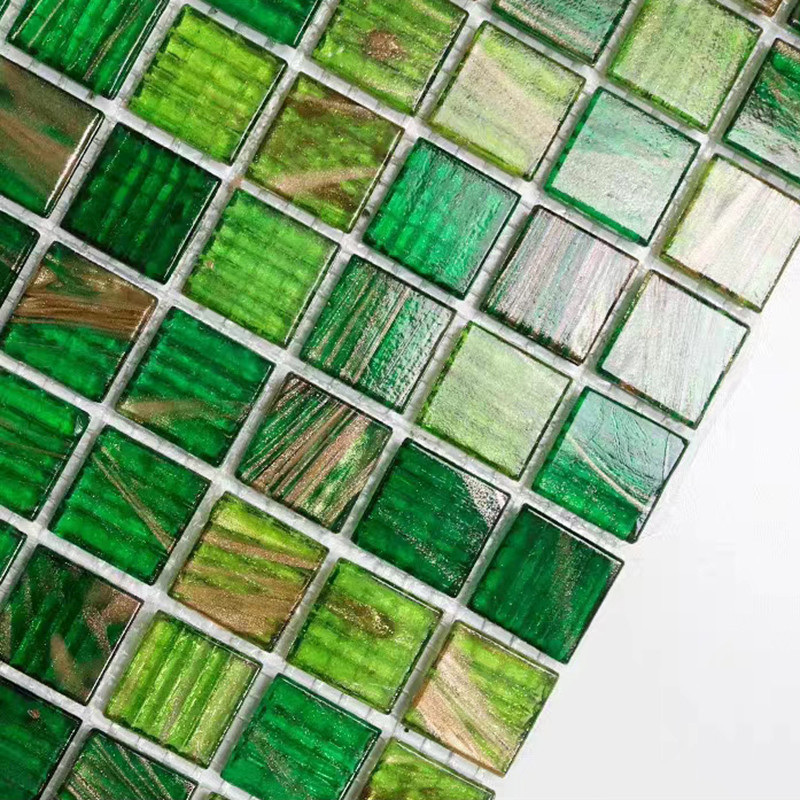 Clasico estilo retro azulejos de mosaico de vidrio verde con línea dorada Baño Baño de fondo azulejos de pared