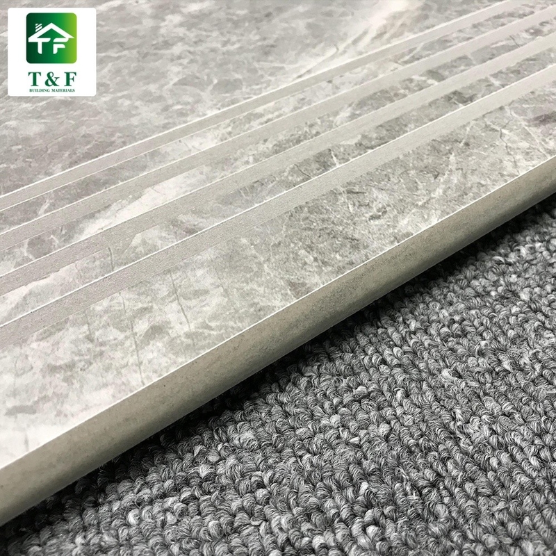 Baldosas cerámicas de la escalera del AAA del grado, baldosas pulidas decorativas de la porcelana