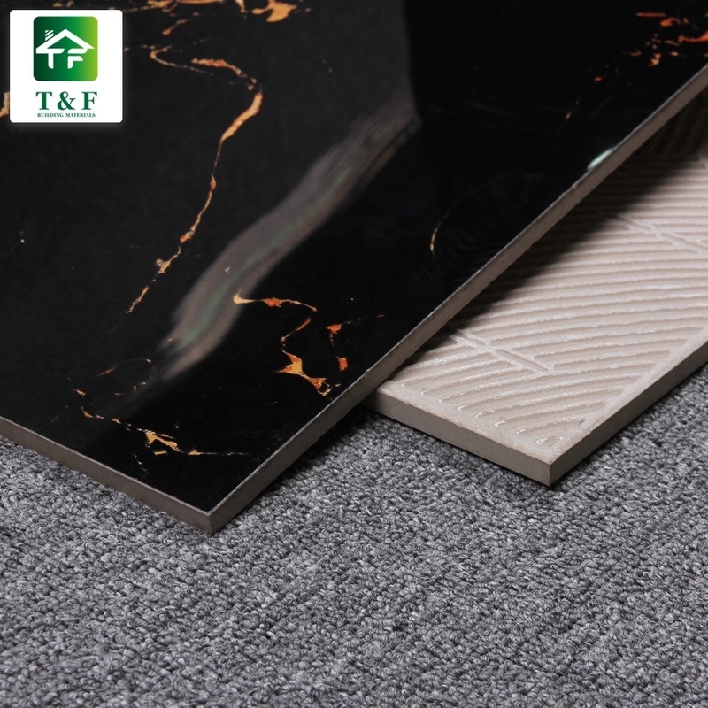 Negro de las baldosas 600x600 de la porcelana y color pulidos esmaltados de la flor del oro