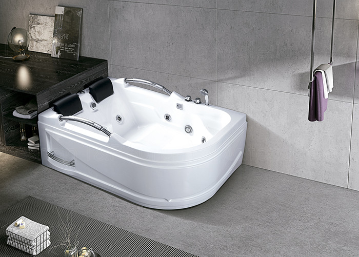 Burbuja de aire bordeada de la bañera 2 de acrílico blancos interiores de la esquina del Jacuzzi